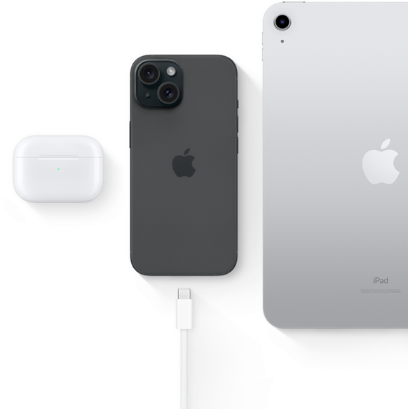 iPhone 15 med USB-C-stik, der viser, at det samme stik kan bruges med AirPods Pro og iPad