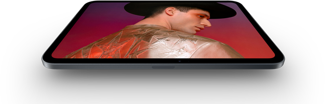 8,5" iPad mini med OLED-skærm med lyse farver og dybe sorte nuancer, der viser en person med hat og jakke