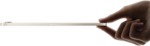 iPad mini vist fra siden, holdes i hånden, tyndt og let design